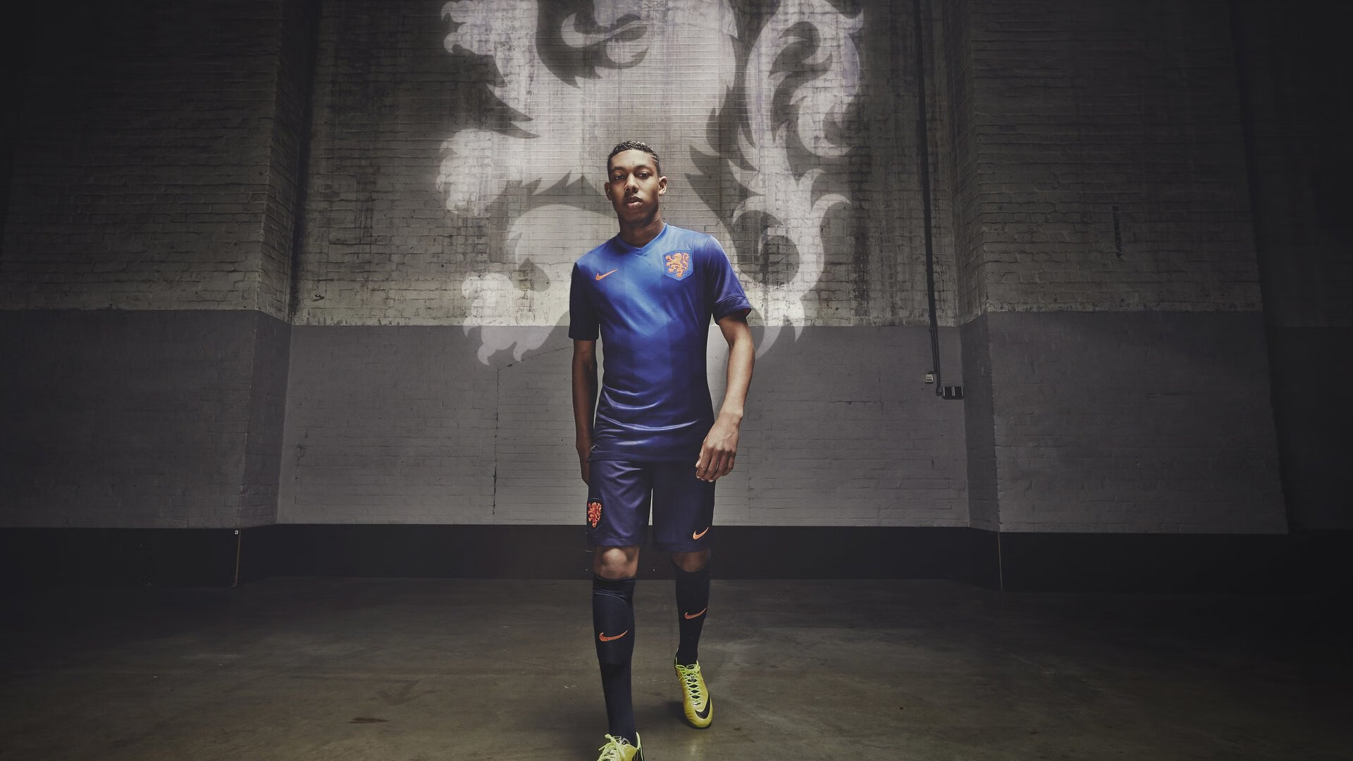 _极地白雪滑雪板：在极端环境中迎接挑战_，极地冰雪图片